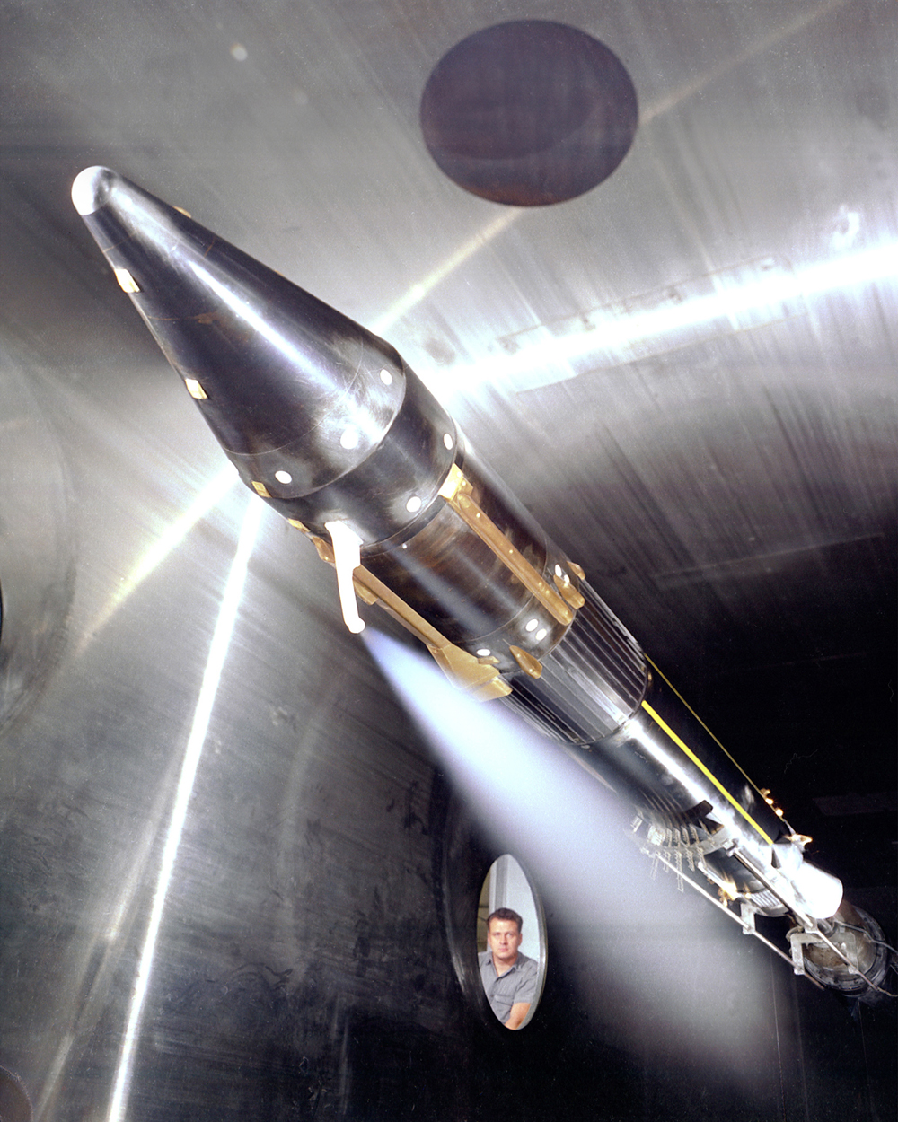 Space History Photo: Vent Flowing Cold Gas and T/C Rake